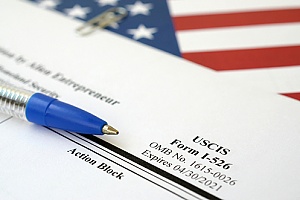  USCIS Form i-526 which should be filled out by EB-5 visa applicants